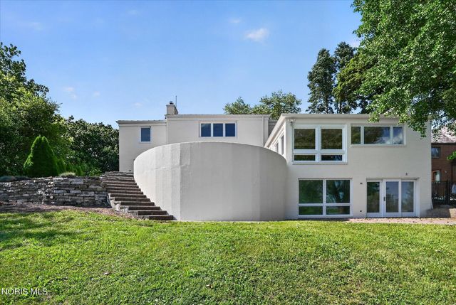 2708 Riverview Drive, Maumee, OH 43537
