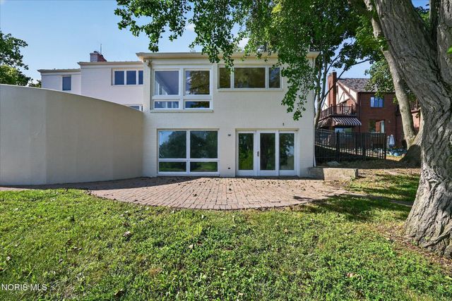 2708 Riverview Drive, Maumee, OH 43537