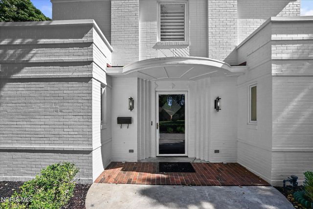 2708 Riverview Drive, Maumee, OH 43537