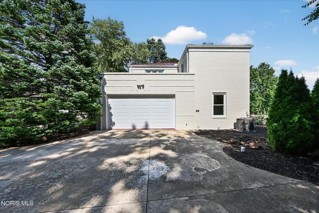 2708 Riverview Drive, Maumee, OH 43537