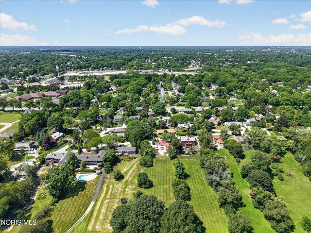 2708 Riverview Drive, Maumee, OH 43537