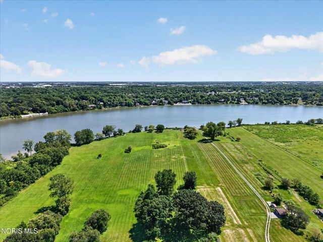 2708 Riverview Drive, Maumee, OH 43537