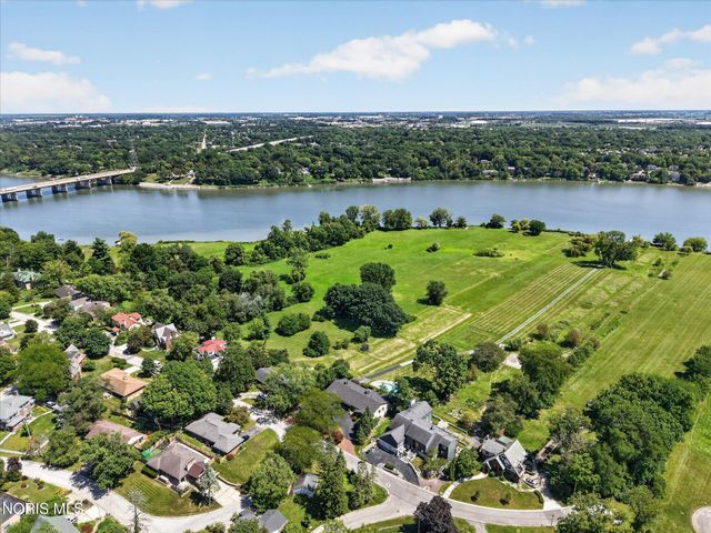 2708 Riverview Drive, Maumee, OH 43537