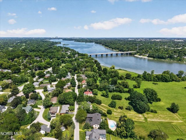 2708 Riverview Drive, Maumee, OH 43537
