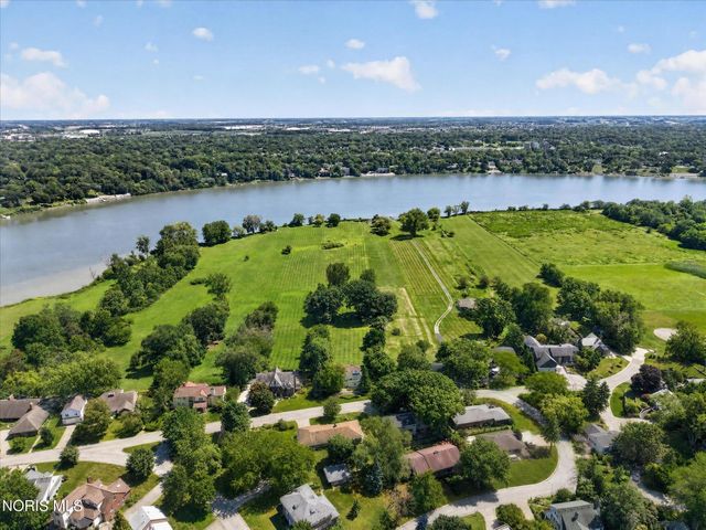 2708 Riverview Drive, Maumee, OH 43537