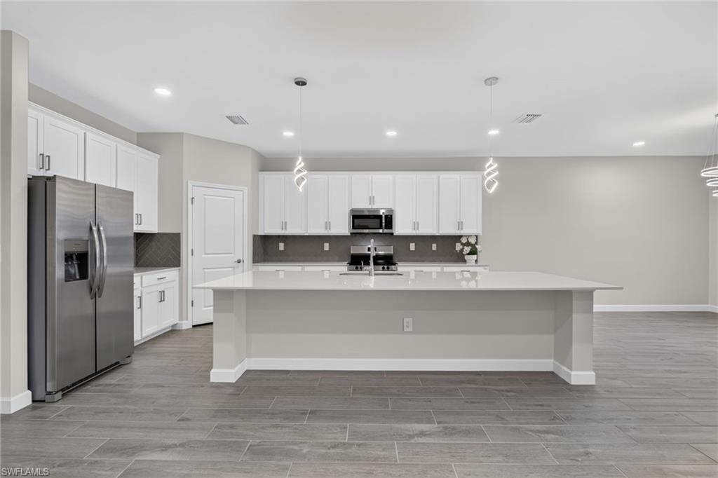 10625 Timber Creek DR, FORT MYERS, FL 33913 — photo 5
