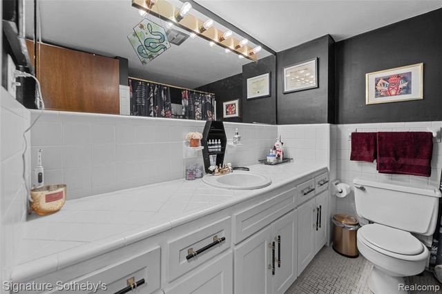 2820 Woodslee Drive 205, Royal Oak, MI 48073