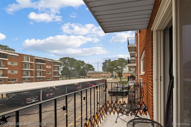 2820 Woodslee Drive 205, Royal Oak, MI 48073
