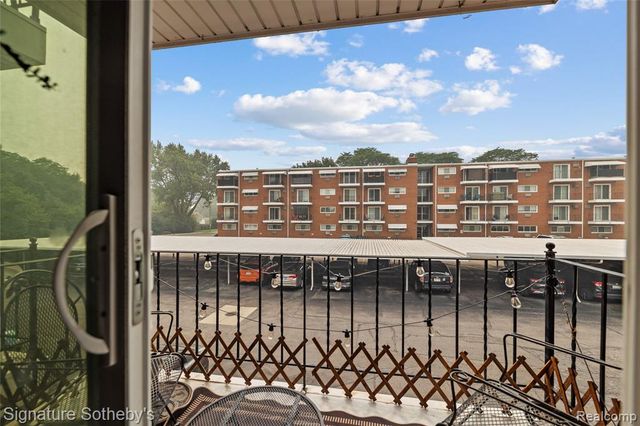 2820 Woodslee Drive 205, Royal Oak, MI 48073