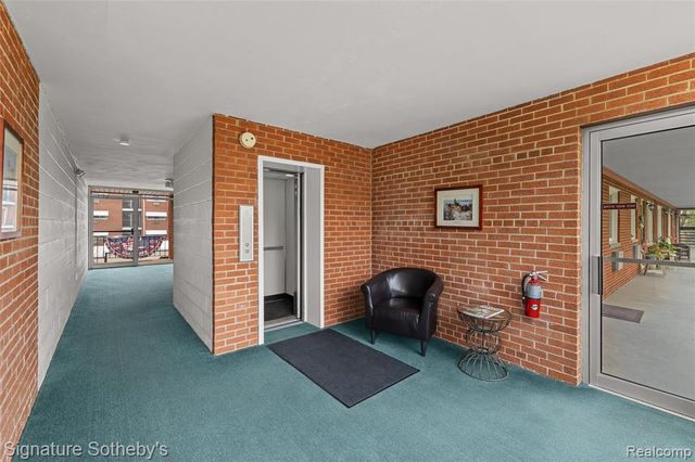 2820 Woodslee Drive 205, Royal Oak, MI 48073