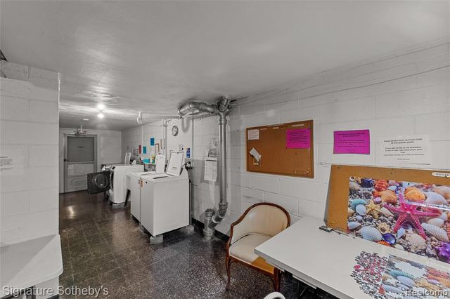 2820 Woodslee Drive 205, Royal Oak, MI 48073