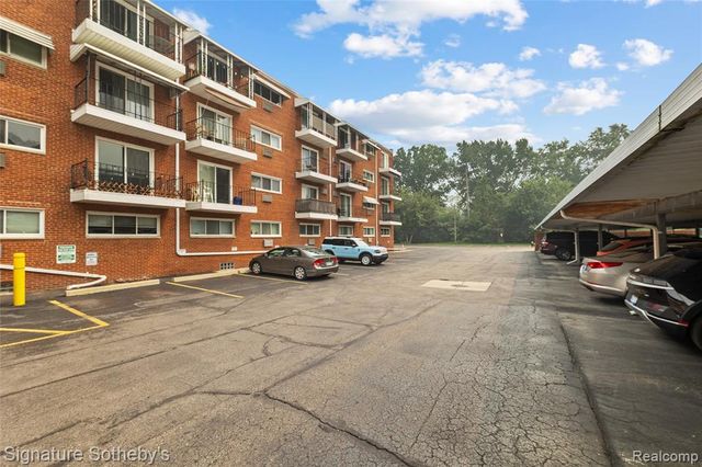 2820 Woodslee Drive 205, Royal Oak, MI 48073