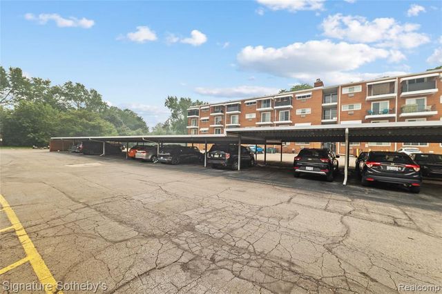 2820 Woodslee Drive 205, Royal Oak, MI 48073