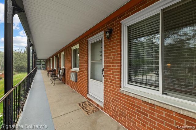 2820 Woodslee Drive 205, Royal Oak, MI 48073