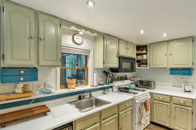 26 Wood Terrace, Northwood, NH 03261
