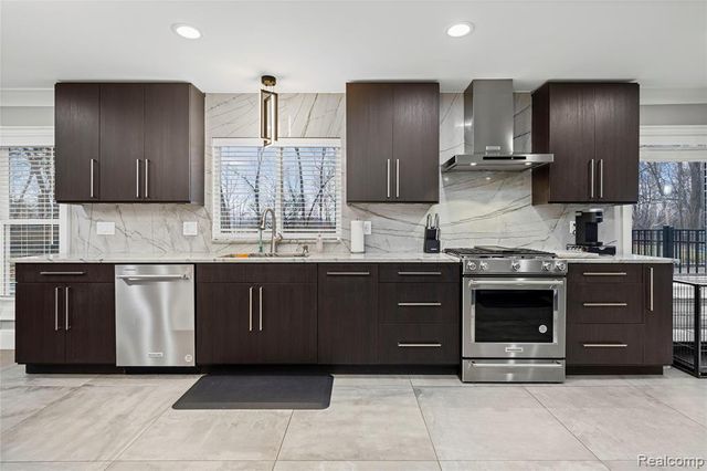 15879 Millar Road, Clinton Township, MI 48036