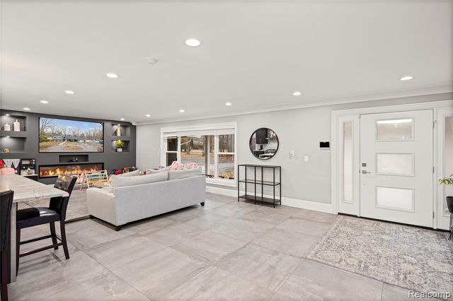 15879 Millar Road, Clinton Township, MI 48036