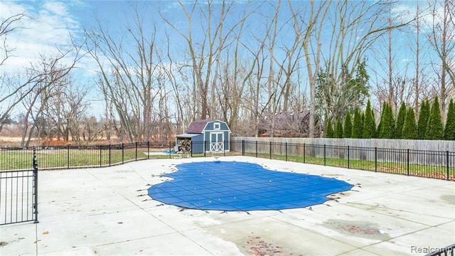 15879 Millar Road, Clinton Township, MI 48036