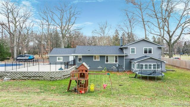 15879 Millar Road, Clinton Township, MI 48036