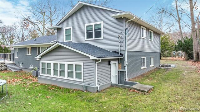 15879 Millar Road, Clinton Township, MI 48036