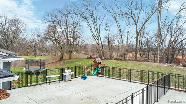 15879 Millar Road, Clinton Township, MI 48036