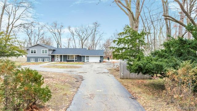 15879 Millar Road, Clinton Township, MI 48036