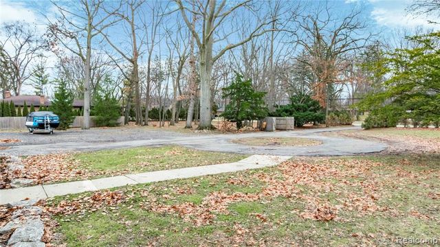 15879 Millar Road, Clinton Township, MI 48036