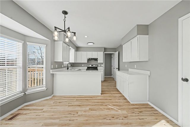 920 S 25th Street, Rogers, AR 72758