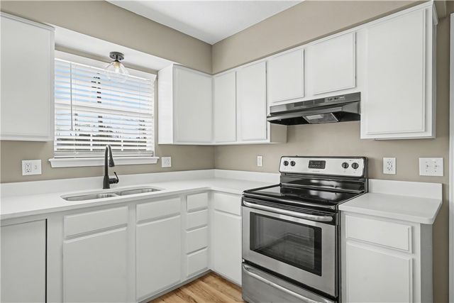 920 S 25th Street, Rogers, AR 72758