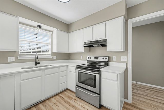 920 S 25th Street, Rogers, AR 72758