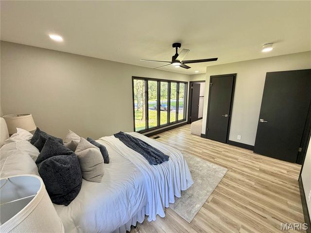 5573 State Route 160, Highland, IL 62249