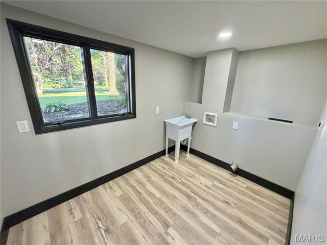 5573 State Route 160, Highland, IL 62249