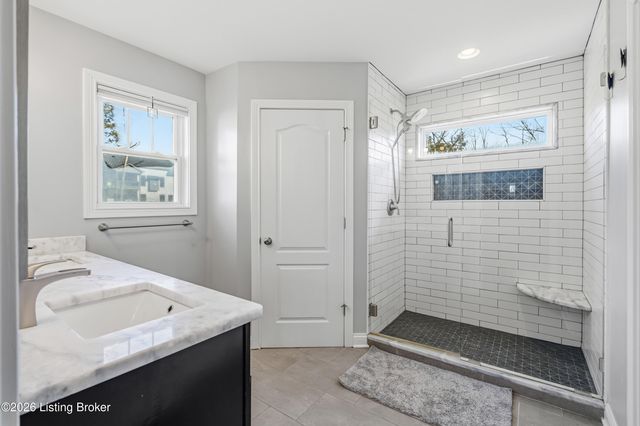 112 River Side Park Ct, Mt Washington, KY 40047