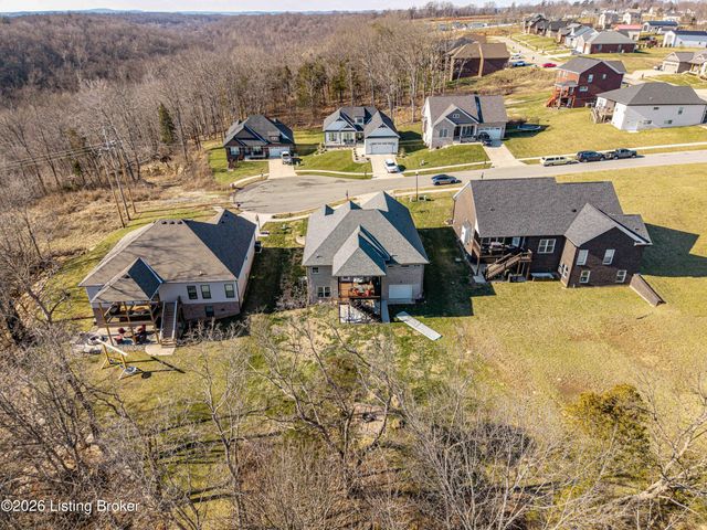 112 River Side Park Ct, Mt Washington, KY 40047
