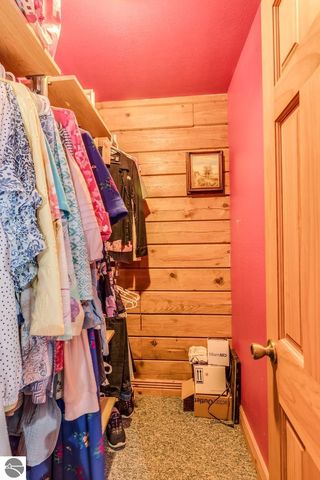 21534 Clear Lake Avenue, Battle Creek, MI 49014