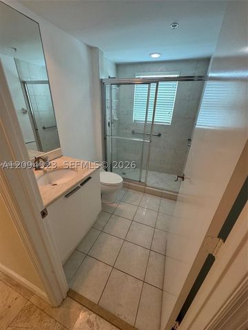 15051 Royal Oaks Ln 701, North Miami, FL 33181