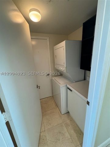 15051 Royal Oaks Ln 701, North Miami, FL 33181