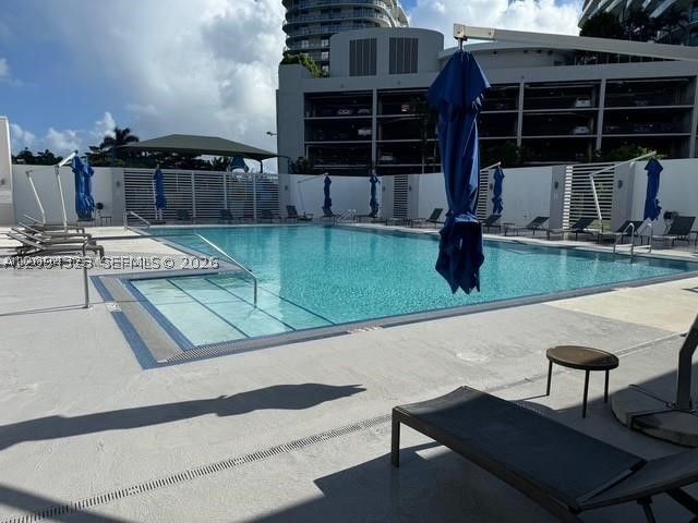 15051 Royal Oaks Ln 701, North Miami, FL 33181