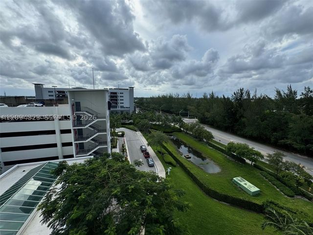 15051 Royal Oaks Ln 701, North Miami, FL 33181