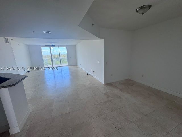 15051 Royal Oaks Ln 701, North Miami, FL 33181