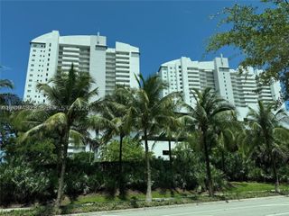 15051 Royal Oaks Ln 701, North Miami, FL 33181