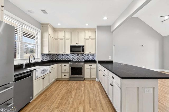 10 Last Street, Moreland, GA 30259