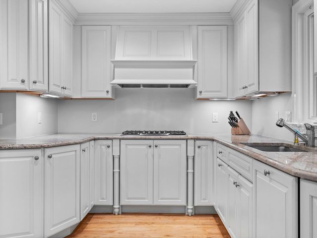 4 Farmer Road 4, Milton, MA 02186