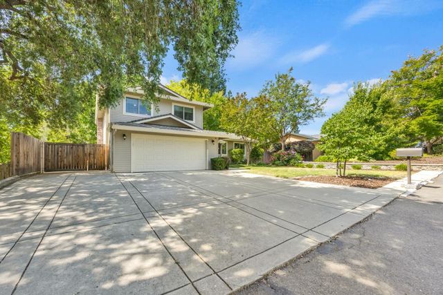 7650 Heather Rd, Fair Oaks, CA 95628