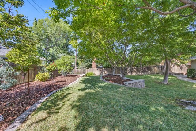 7650 Heather Rd, Fair Oaks, CA 95628