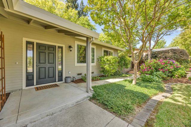 7650 Heather Rd, Fair Oaks, CA 95628