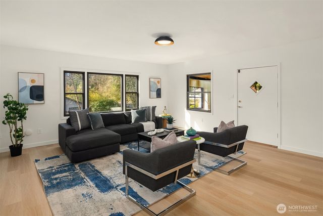11726 10th Avenue S, Seattle, WA 98168