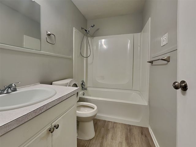 605 Thompson Drive, Saginaw, TX 76179