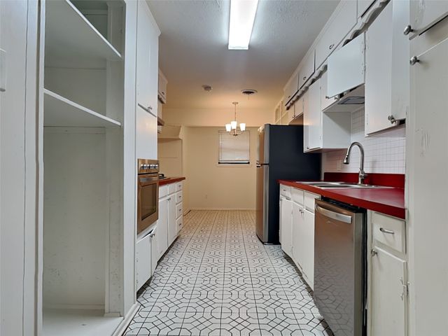 605 Thompson Drive, Saginaw, TX 76179