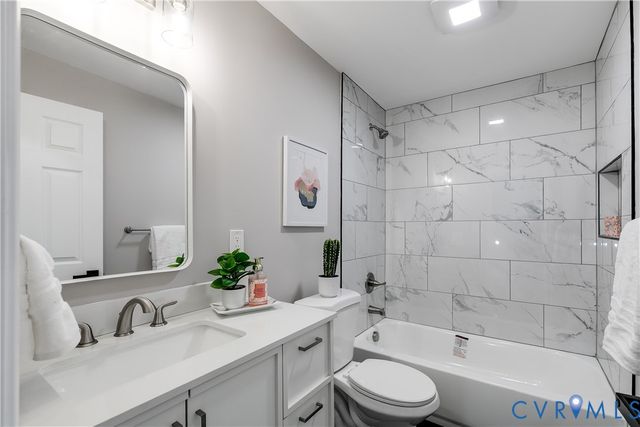 324 S 12th Ave, Hopewell, VA 23860